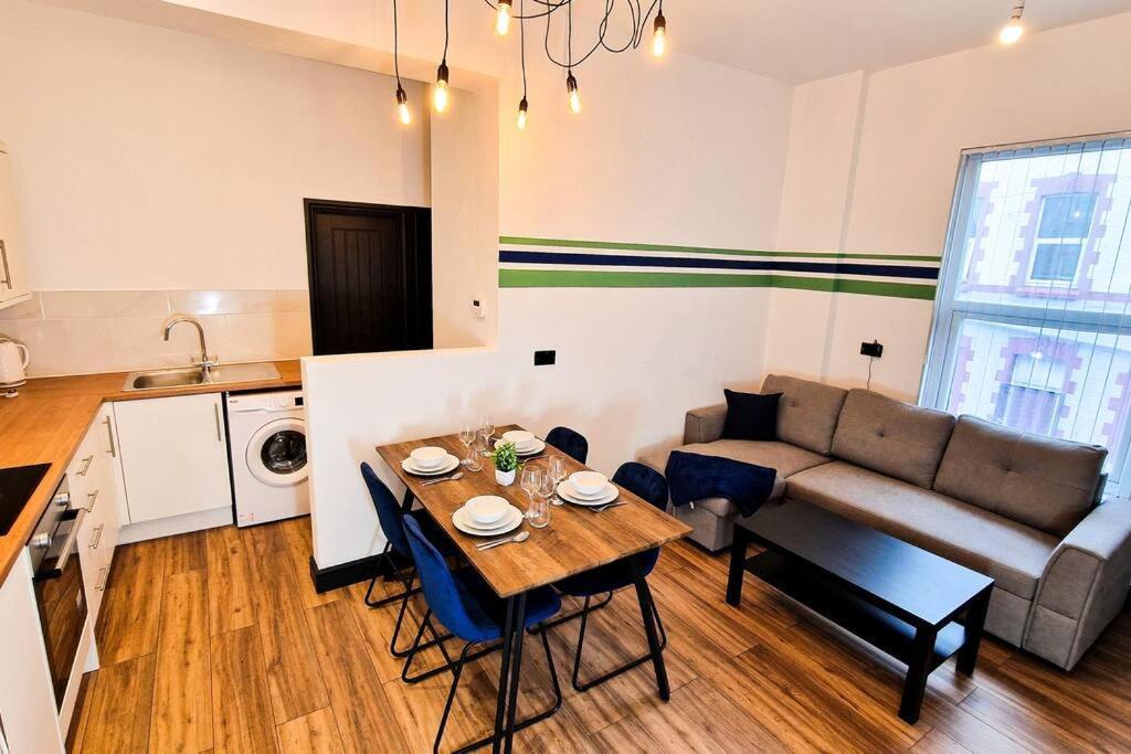 Apartamento Beautiful Flat On Breck Road Liverpool Exterior foto